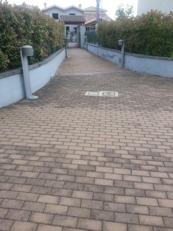 Peschiera Appartamenti Vacanze Peschiera del Garda Luaran gambar